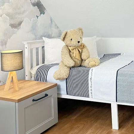 Weidenperle Nyaraló